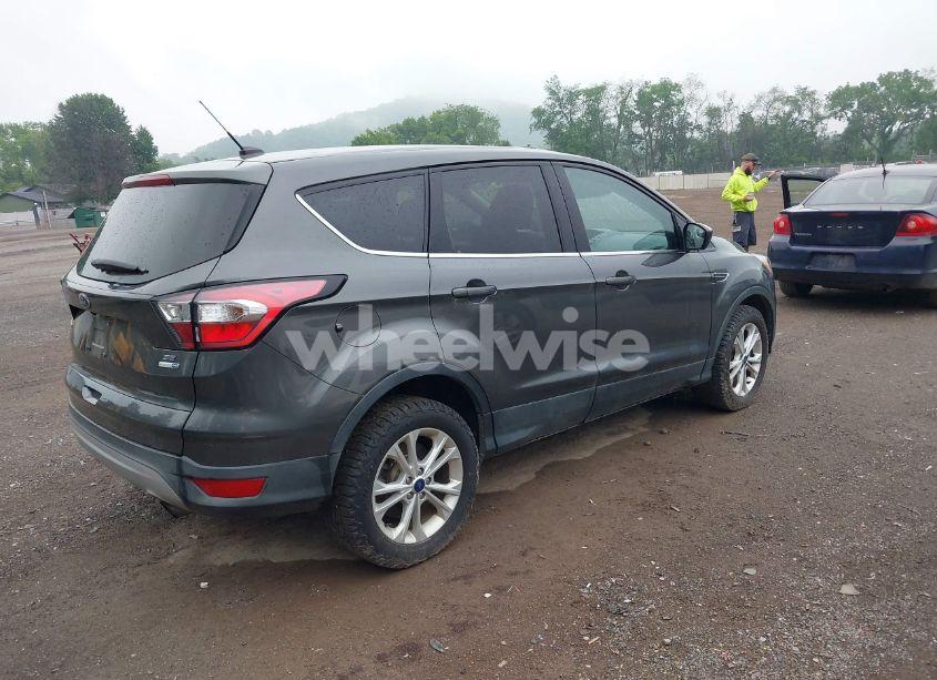 Photo 4 of 2017 Ford Escape SE (VIN 1FMCU9GD7HUD07020)