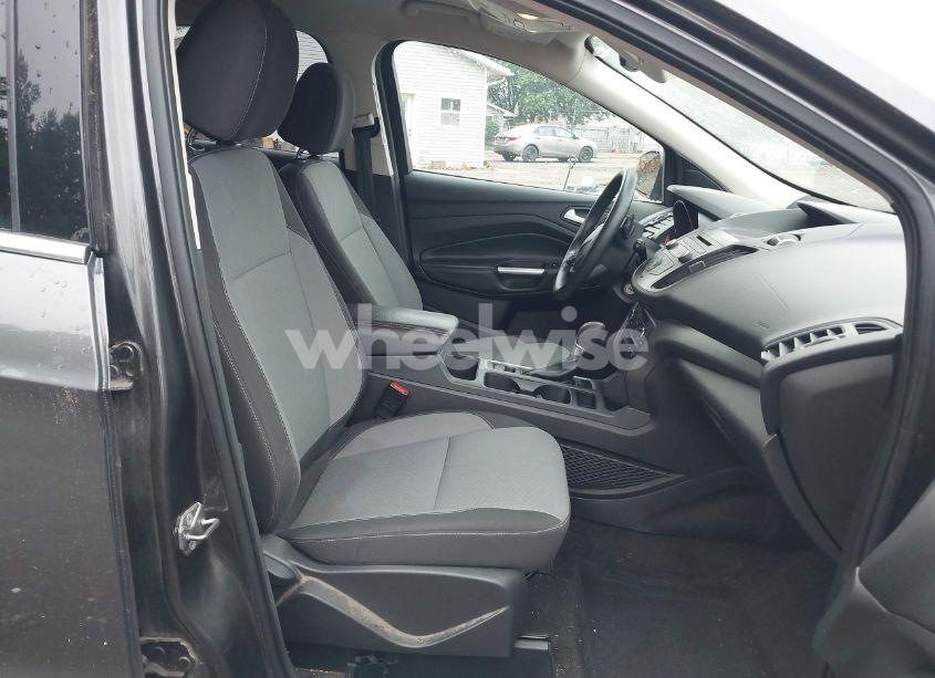 Photo 5 of 2017 Ford Escape SE (VIN 1FMCU9GD7HUD07020)