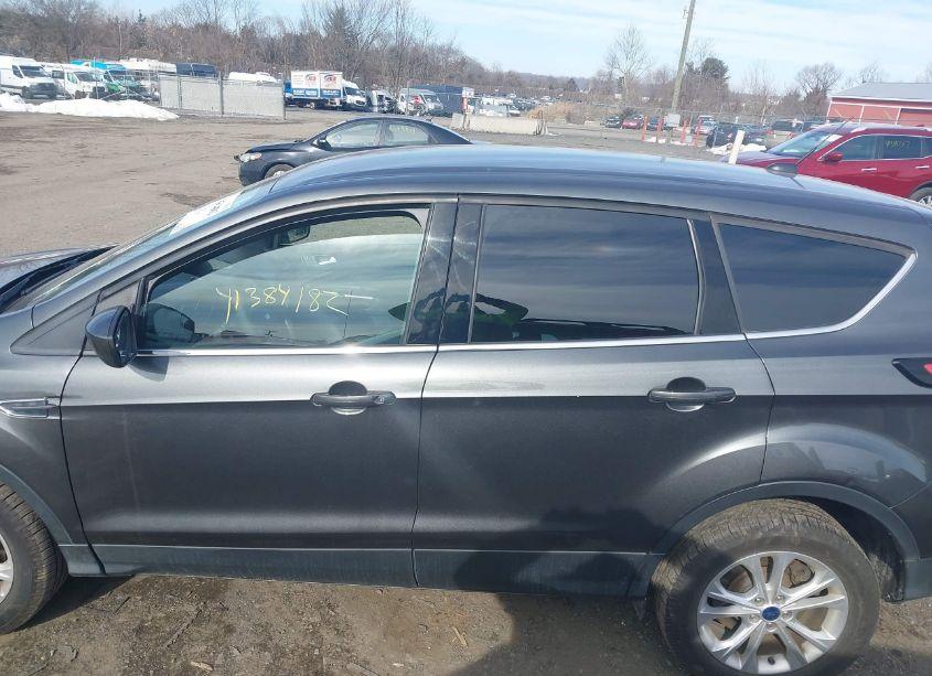 Photo 14 of 2017 Ford Escape SE (VIN 1FMCU9GD7HUD49509)