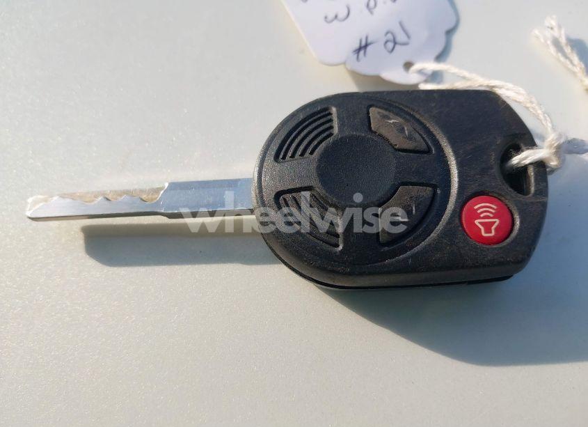 Photo 11 of 2017 Ford Escape SE (VIN 1FMCU9GD7HUD55892)