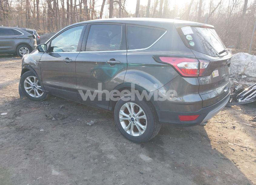 Photo 3 of 2017 Ford Escape SE (VIN 1FMCU9GD7HUD55892)