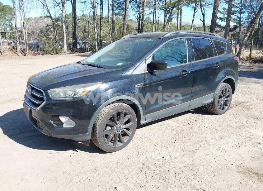 Photo 2 of 2017 Ford Escape SE (VIN 1FMCU9GD7HUE82223)