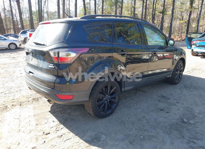 Photo 4 of 2017 Ford Escape SE (VIN 1FMCU9GD7HUE82223)