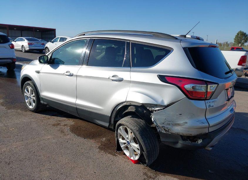 Photo 3 of 2018 Ford Escape SE (VIN 1FMCU9GD7JUA09718)