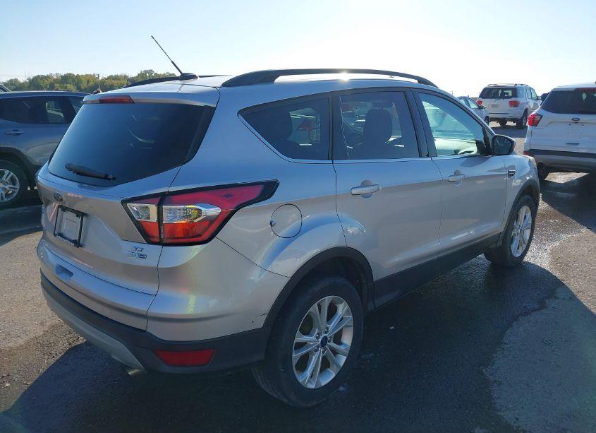 Photo 4 of 2018 Ford Escape SE (VIN 1FMCU9GD7JUA09718)