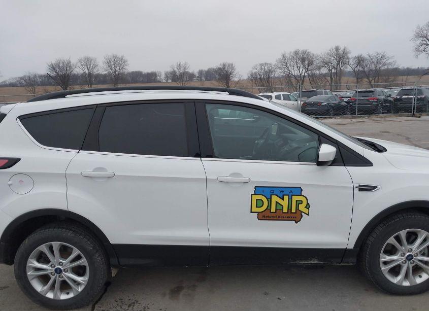 Photo 13 of 2018 Ford Escape SE (VIN 1FMCU9GD7JUA32688)