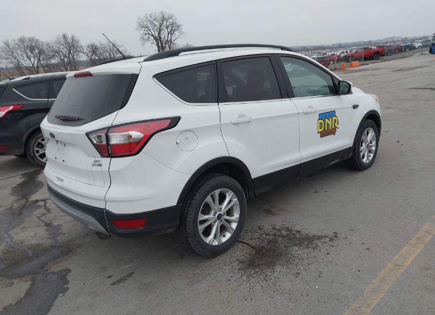 Photo 4 of 2018 Ford Escape SE (VIN 1FMCU9GD7JUA32688)