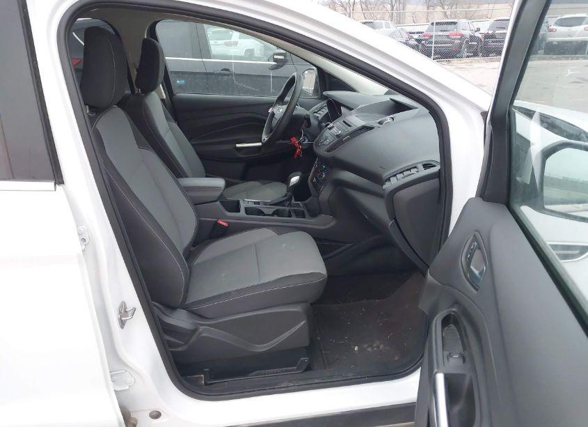 Photo 5 of 2018 Ford Escape SE (VIN 1FMCU9GD7JUA32688)