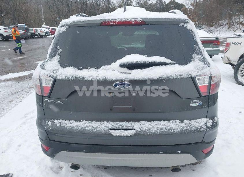 Photo 16 of 2018 Ford Escape SE (VIN 1FMCU9GD7JUA87190)