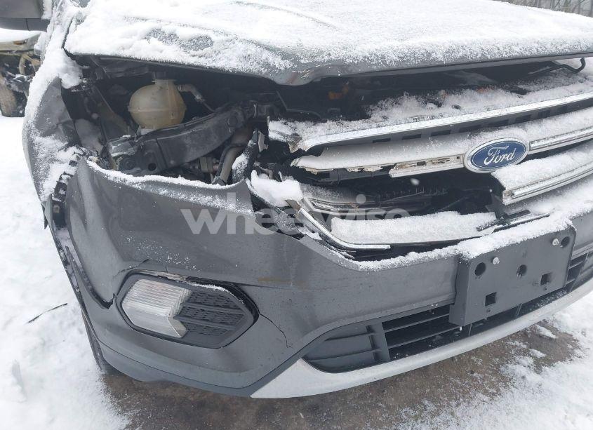 Photo 17 of 2018 Ford Escape SE (VIN 1FMCU9GD7JUA87190)