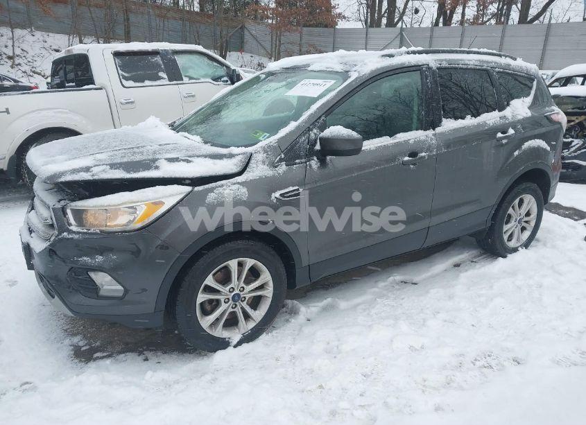 Photo 2 of 2018 Ford Escape SE (VIN 1FMCU9GD7JUA87190)