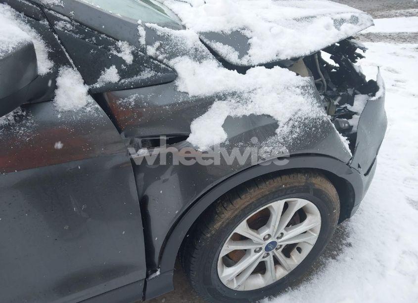 Photo 21 of 2018 Ford Escape SE (VIN 1FMCU9GD7JUA87190)