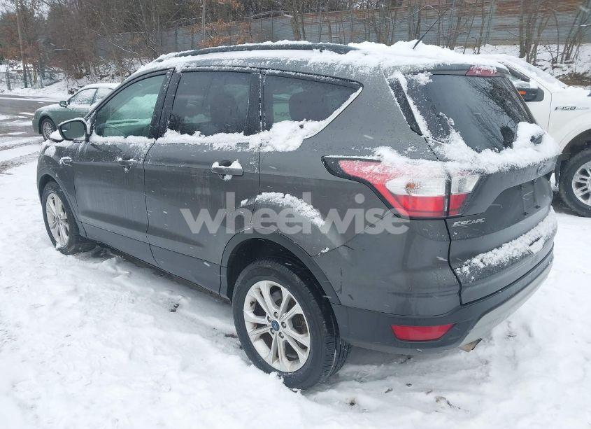 Photo 3 of 2018 Ford Escape SE (VIN 1FMCU9GD7JUA87190)