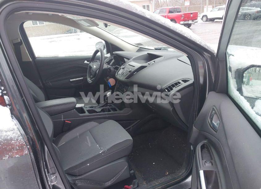 Photo 5 of 2018 Ford Escape SE (VIN 1FMCU9GD7JUA87190)