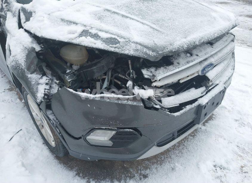 Photo 6 of 2018 Ford Escape SE (VIN 1FMCU9GD7JUA87190)