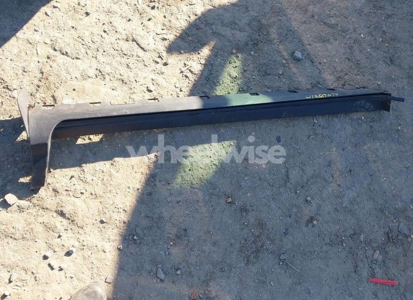 Photo 12 of 2018 Ford Escape SE (VIN 1FMCU9GD7JUA98769)