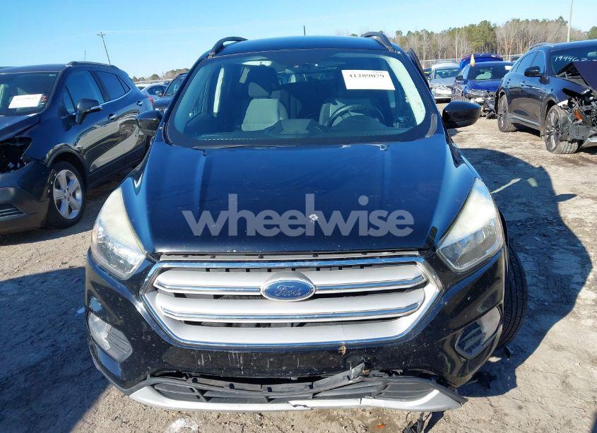 Photo 13 of 2018 Ford Escape SE (VIN 1FMCU9GD7JUA98769)