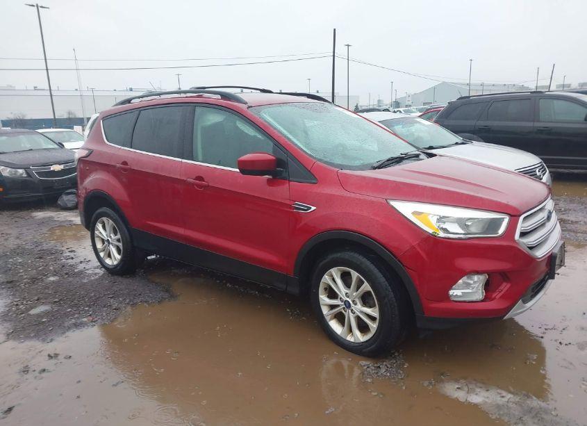 2018 Ford Escape SE (VIN 1FMCU9GD7JUB38445) main photo