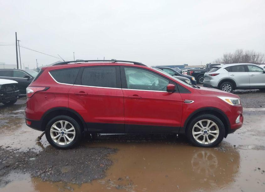 Photo 13 of 2018 Ford Escape SE (VIN 1FMCU9GD7JUB38445)