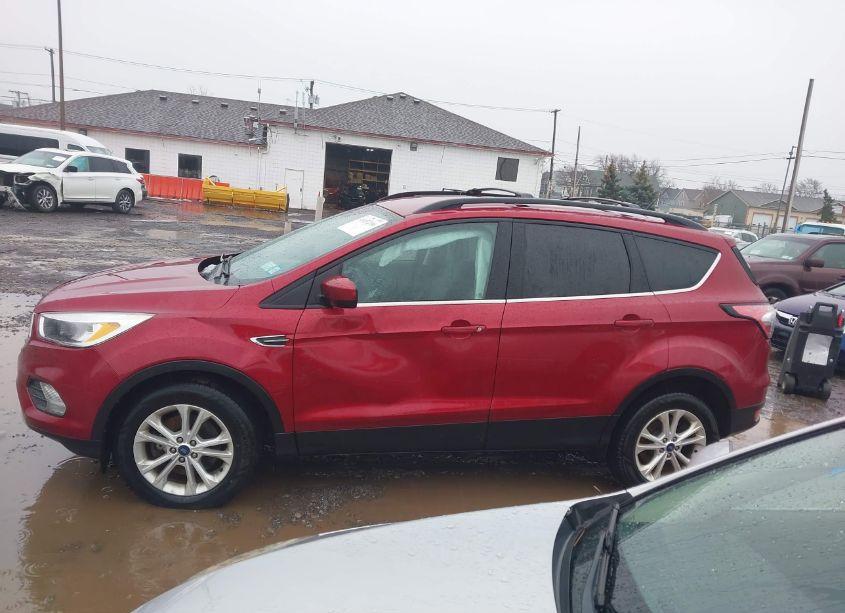 Photo 14 of 2018 Ford Escape SE (VIN 1FMCU9GD7JUB38445)