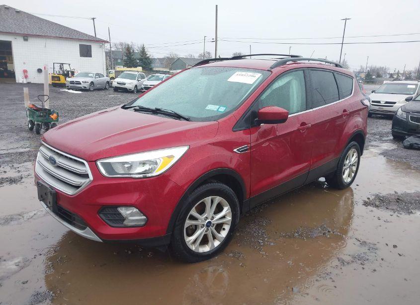 Photo 2 of 2018 Ford Escape SE (VIN 1FMCU9GD7JUB38445)