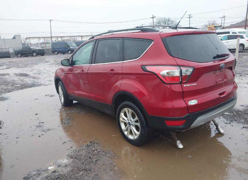 Photo 3 of 2018 Ford Escape SE (VIN 1FMCU9GD7JUB38445)