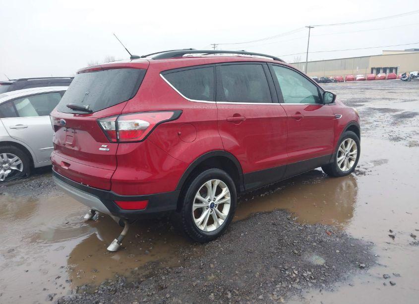 Photo 4 of 2018 Ford Escape SE (VIN 1FMCU9GD7JUB38445)