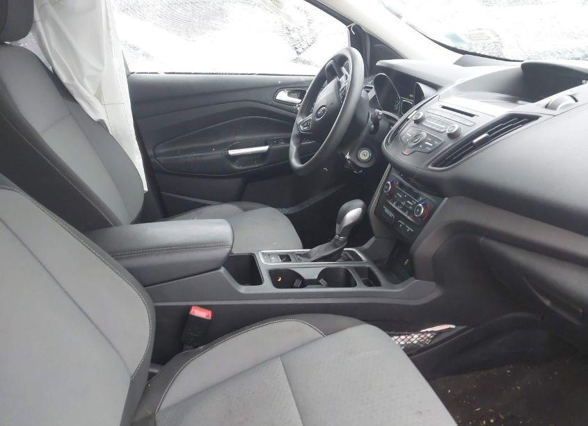 Photo 5 of 2018 Ford Escape SE (VIN 1FMCU9GD7JUB38445)