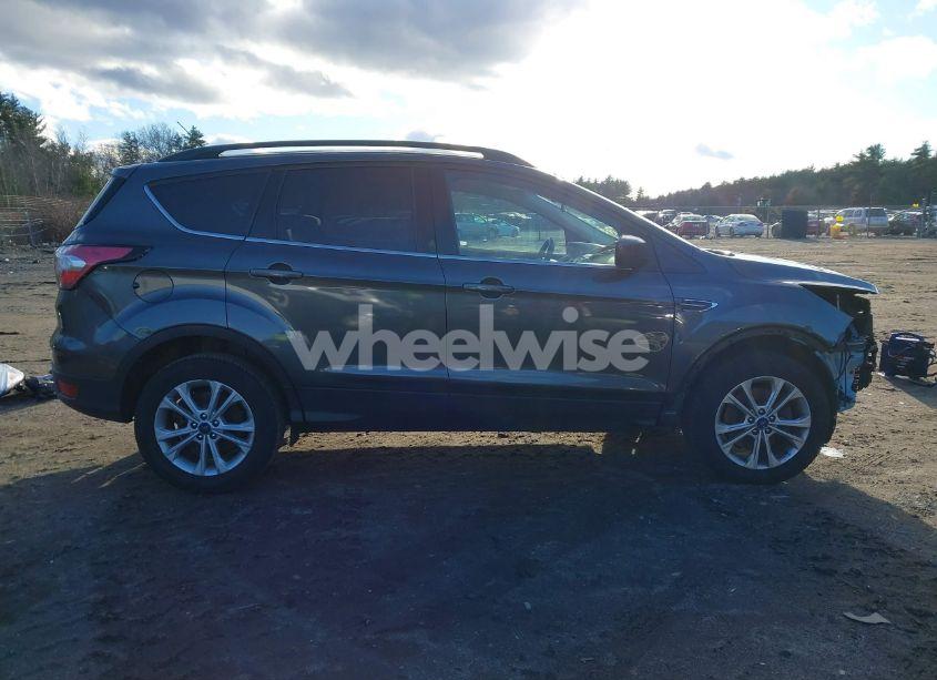 Photo 14 of 2018 Ford Escape SE (VIN 1FMCU9GD7JUB76127)