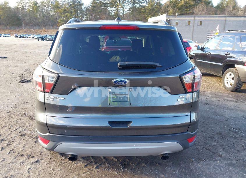 Photo 17 of 2018 Ford Escape SE (VIN 1FMCU9GD7JUB76127)
