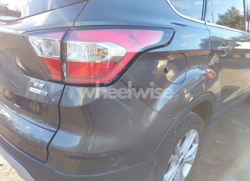 Photo 22 of 2018 Ford Escape SE (VIN 1FMCU9GD7JUB76127)