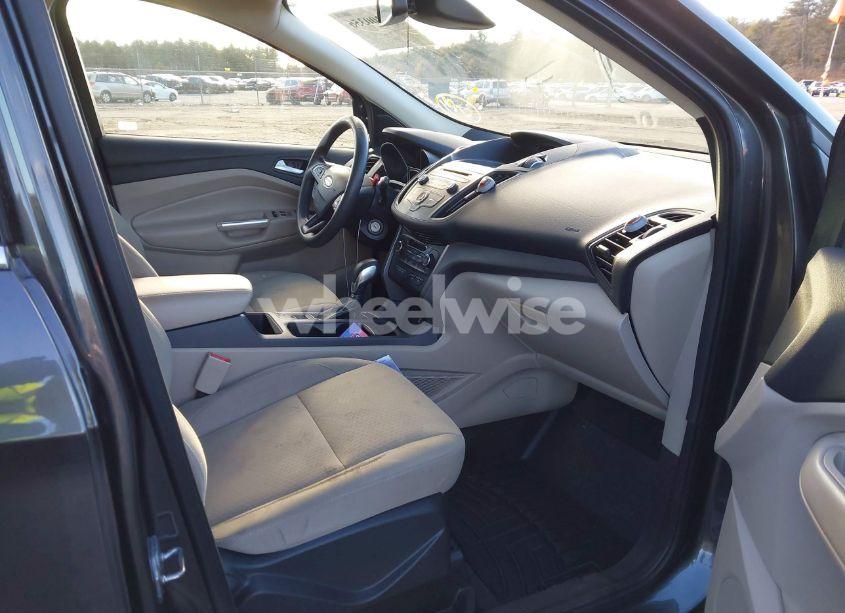 Photo 5 of 2018 Ford Escape SE (VIN 1FMCU9GD7JUB76127)