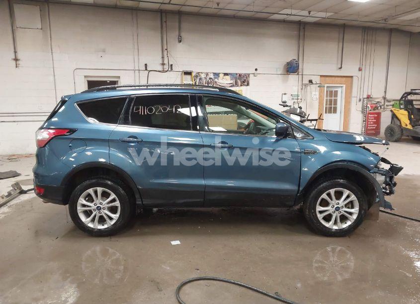 Photo 14 of 2018 Ford Escape SE (VIN 1FMCU9GD7JUB92277)