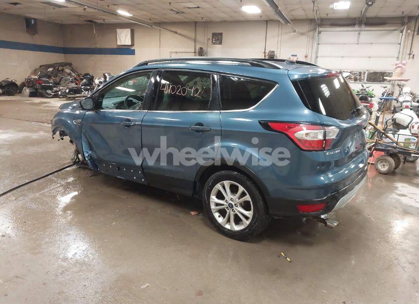Photo 3 of 2018 Ford Escape SE (VIN 1FMCU9GD7JUB92277)