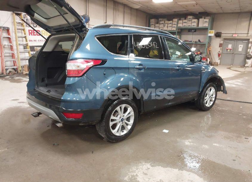 Photo 4 of 2018 Ford Escape SE (VIN 1FMCU9GD7JUB92277)