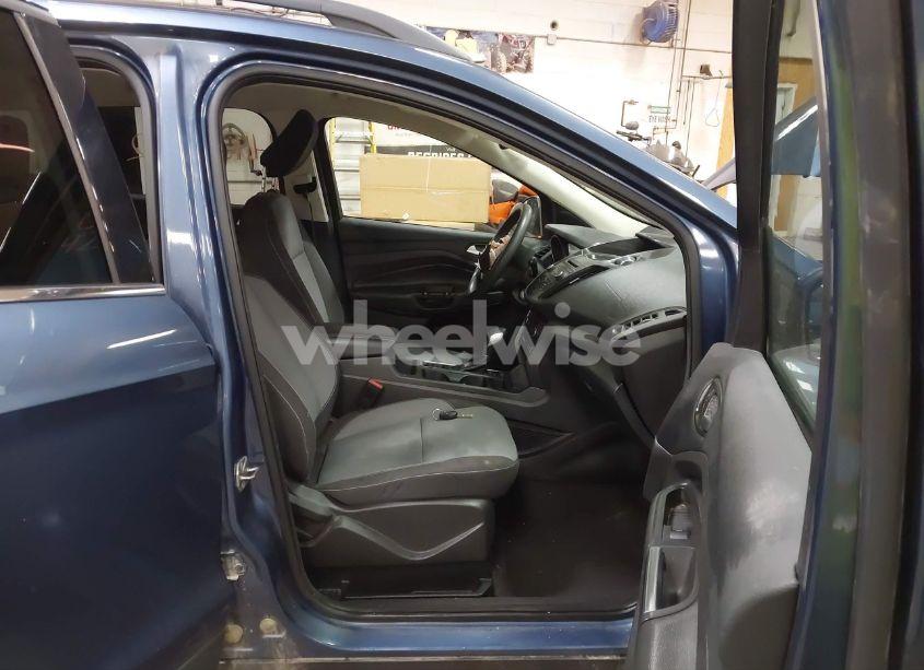 Photo 5 of 2018 Ford Escape SE (VIN 1FMCU9GD7JUB92277)