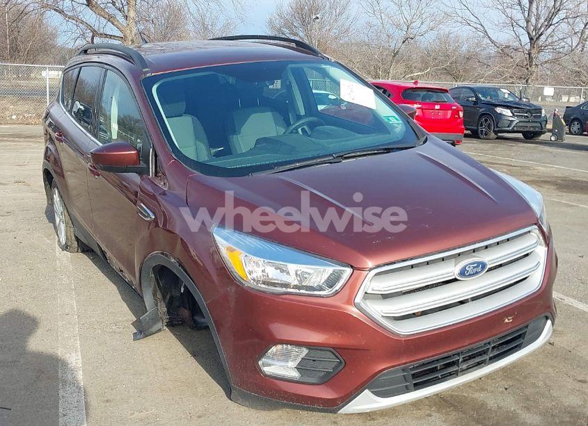 2018 Ford Escape SE (VIN 1FMCU9GD7JUB94725) main photo