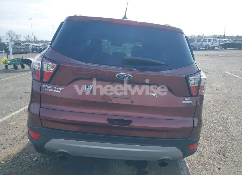 Photo 16 of 2018 Ford Escape SE (VIN 1FMCU9GD7JUB94725)