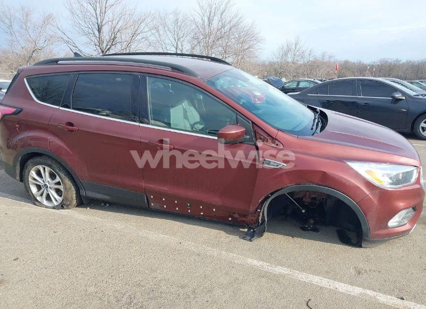 Photo 17 of 2018 Ford Escape SE (VIN 1FMCU9GD7JUB94725)