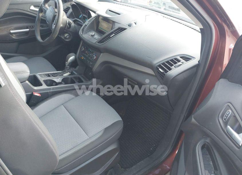 Photo 5 of 2018 Ford Escape SE (VIN 1FMCU9GD7JUB94725)