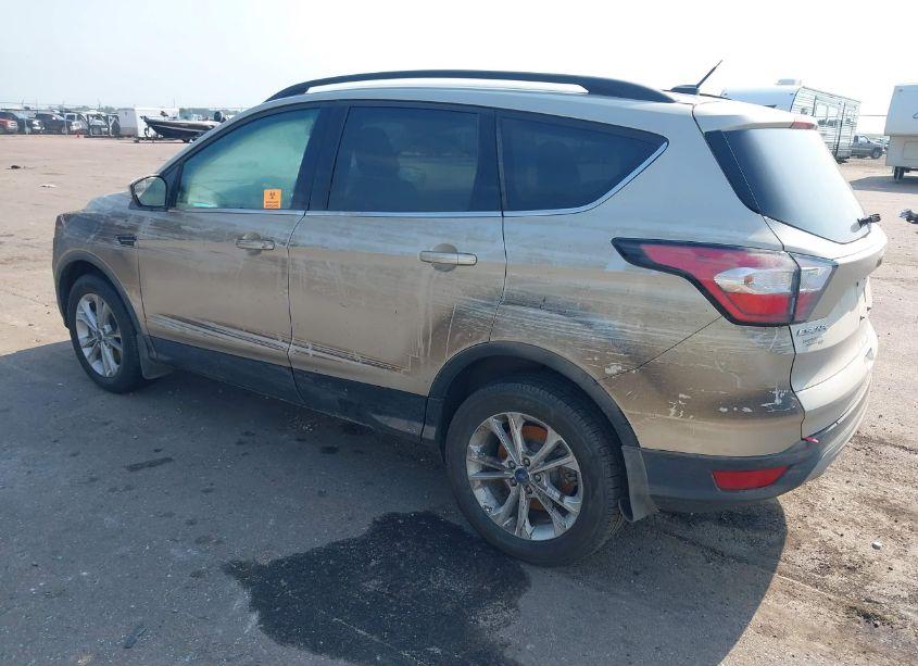 Photo 3 of 2018 Ford Escape SE (VIN 1FMCU9GD7JUC48668)