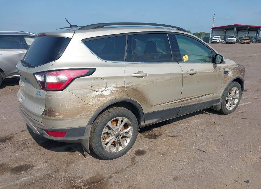 Photo 4 of 2018 Ford Escape SE (VIN 1FMCU9GD7JUC48668)
