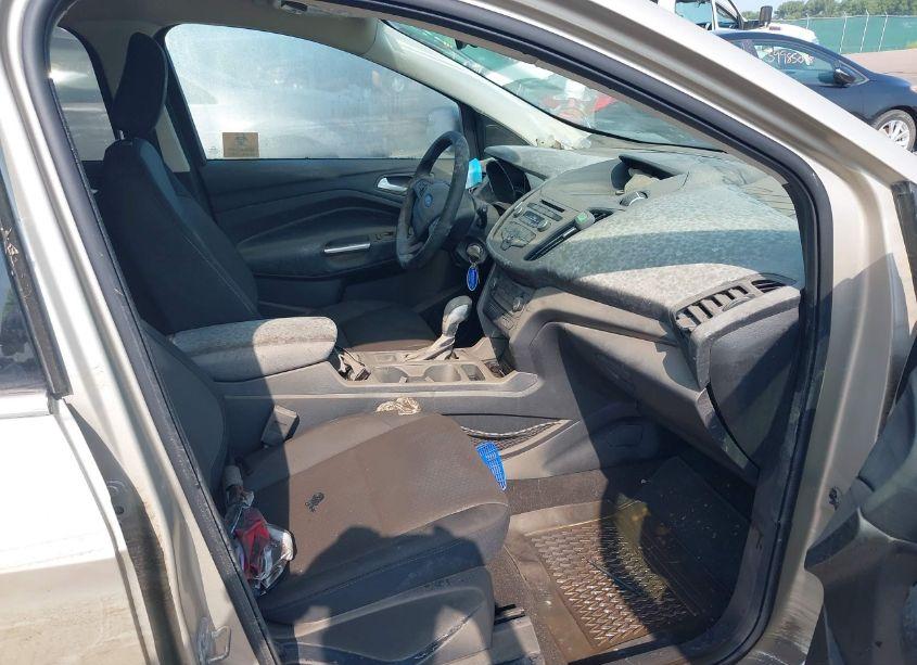 Photo 5 of 2018 Ford Escape SE (VIN 1FMCU9GD7JUC48668)