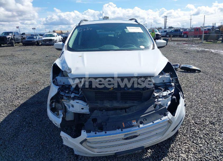 Photo 13 of 2018 Ford Escape SE (VIN 1FMCU9GD7JUC60951)