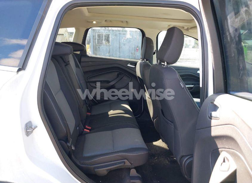 Photo 8 of 2018 Ford Escape SE (VIN 1FMCU9GD7JUC60951)