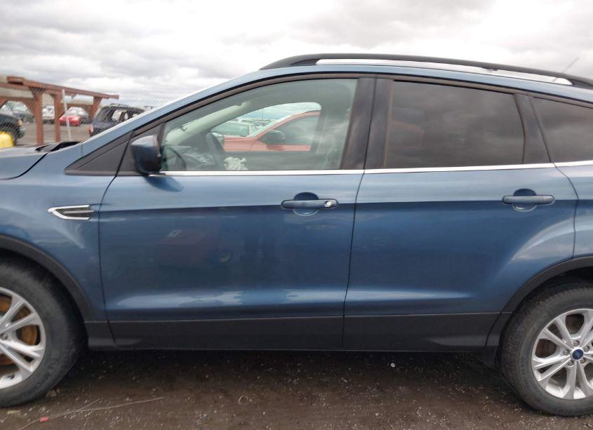 Photo 14 of 2018 Ford Escape SE (VIN 1FMCU9GD7JUC71089)