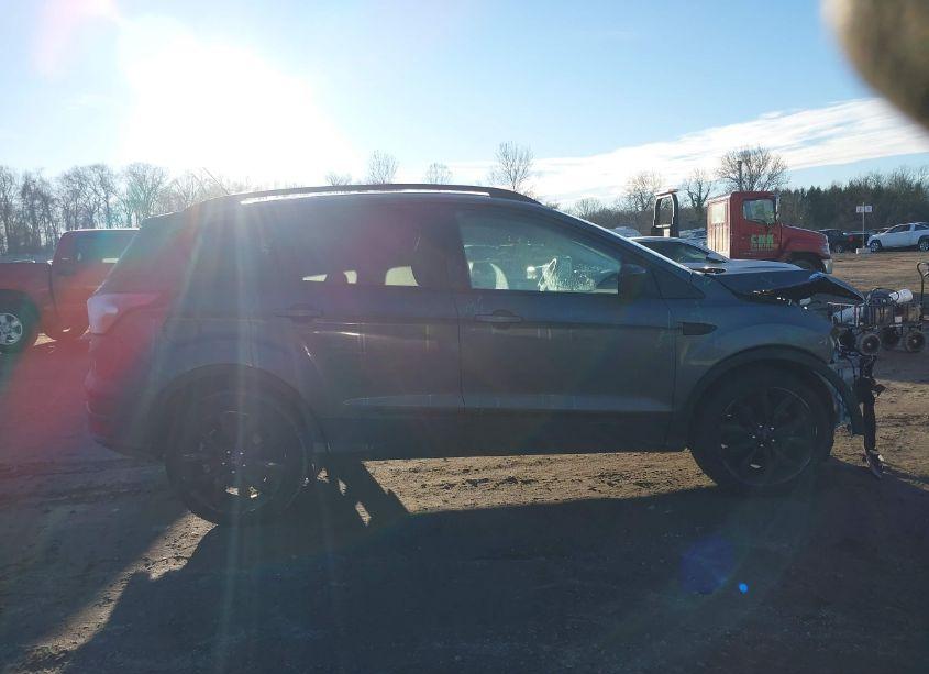 Photo 13 of 2018 Ford Escape SE (VIN 1FMCU9GD7JUD12000)