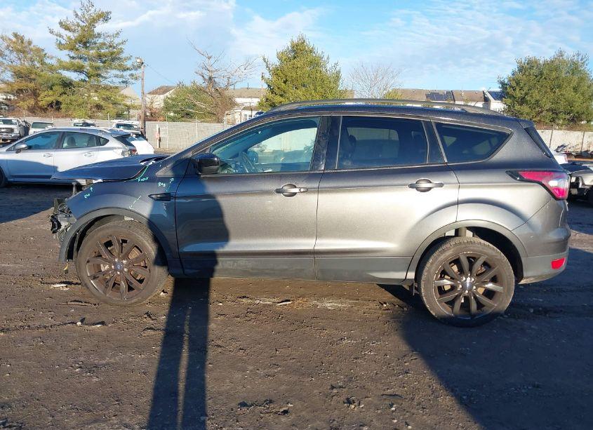 Photo 14 of 2018 Ford Escape SE (VIN 1FMCU9GD7JUD12000)