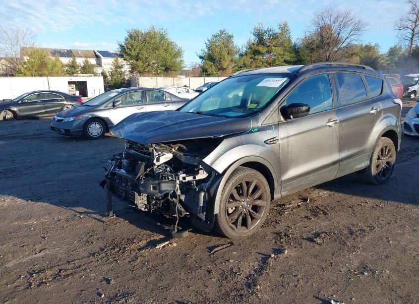 Photo 2 of 2018 Ford Escape SE (VIN 1FMCU9GD7JUD12000)