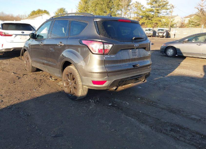 Photo 3 of 2018 Ford Escape SE (VIN 1FMCU9GD7JUD12000)